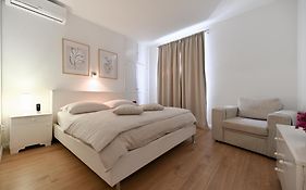 Near Zadar City Center Apartment With Free Parking And Air Condition In Each Room